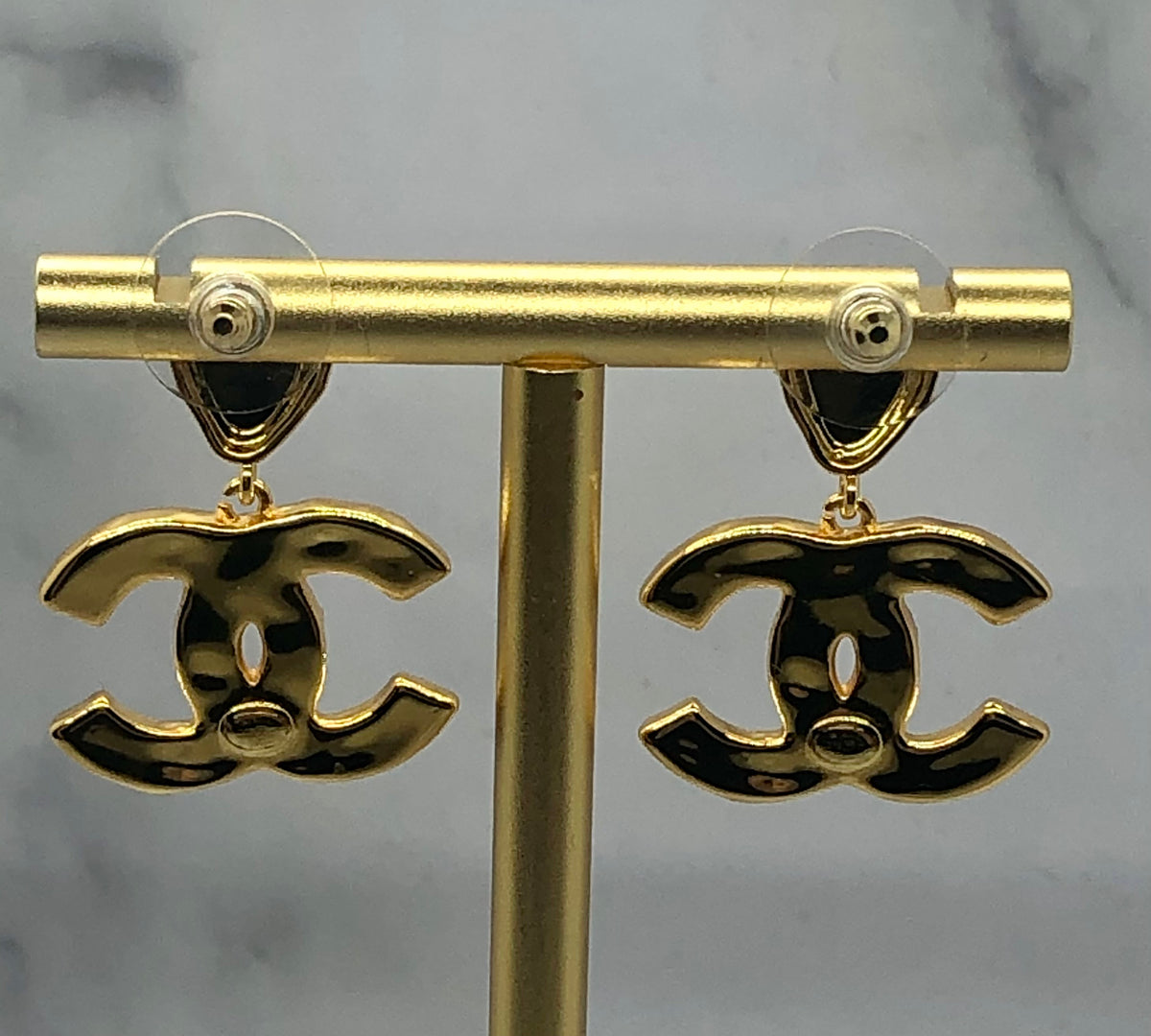 CHANEL CC Gold Flake Pendant Earrings - Pre owned