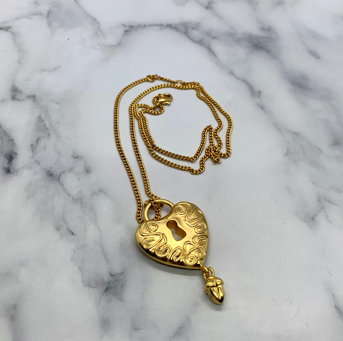 CHLOE Vintage Heart Charm Pendant Necklace - Pre owned