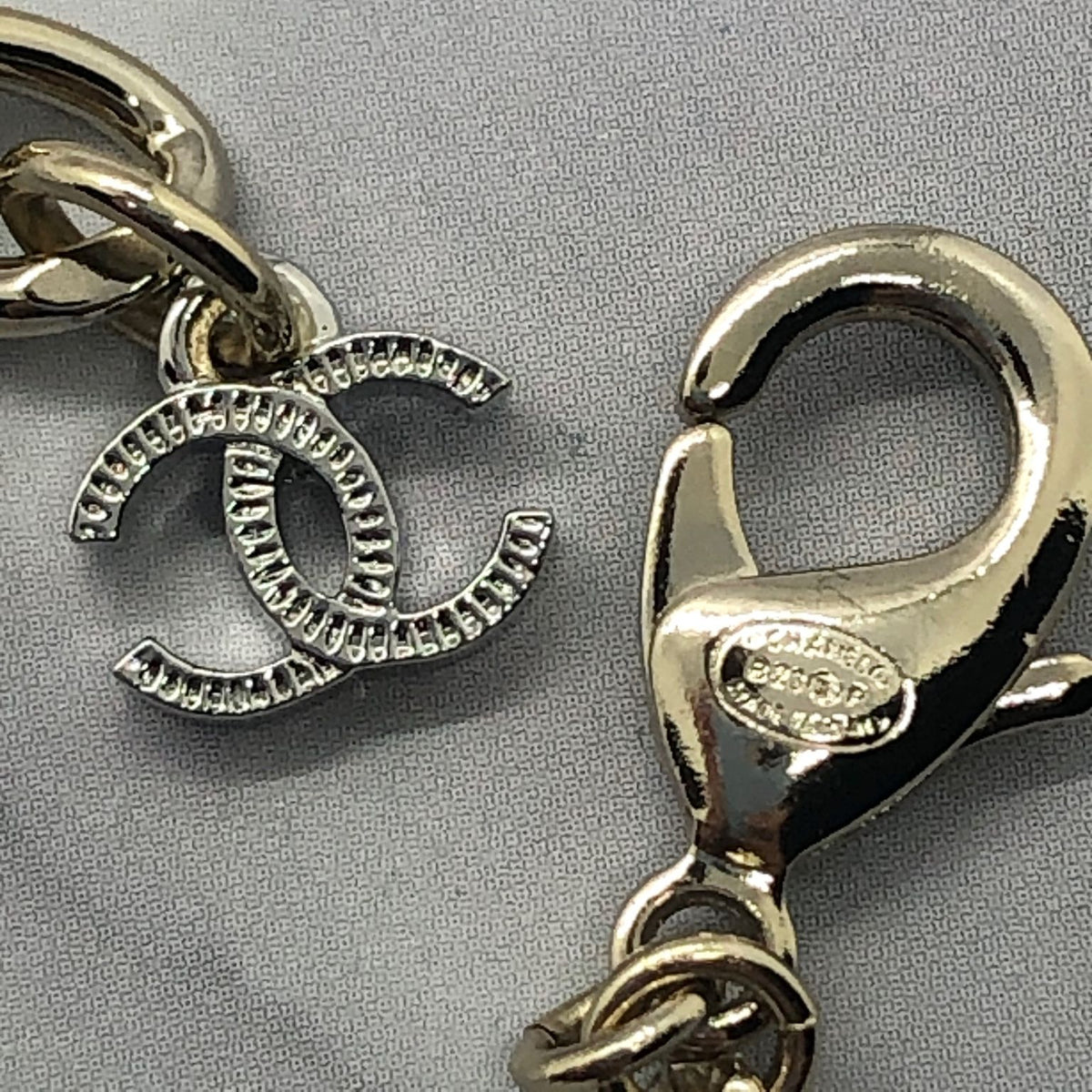 CHANEL CC Rhinestone Pendant Necklace - Pre owned