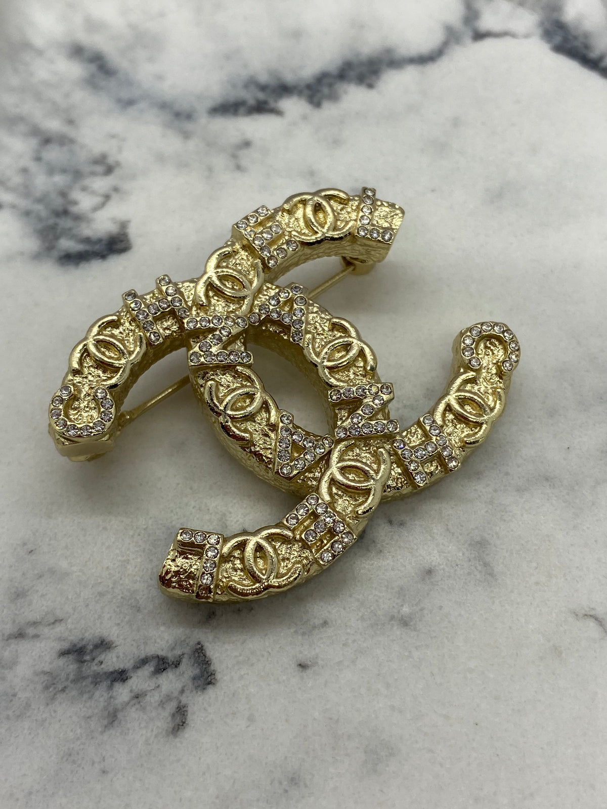 CHANEL CC Gold Tone Rhinestone Brooch Pin - Pre owned