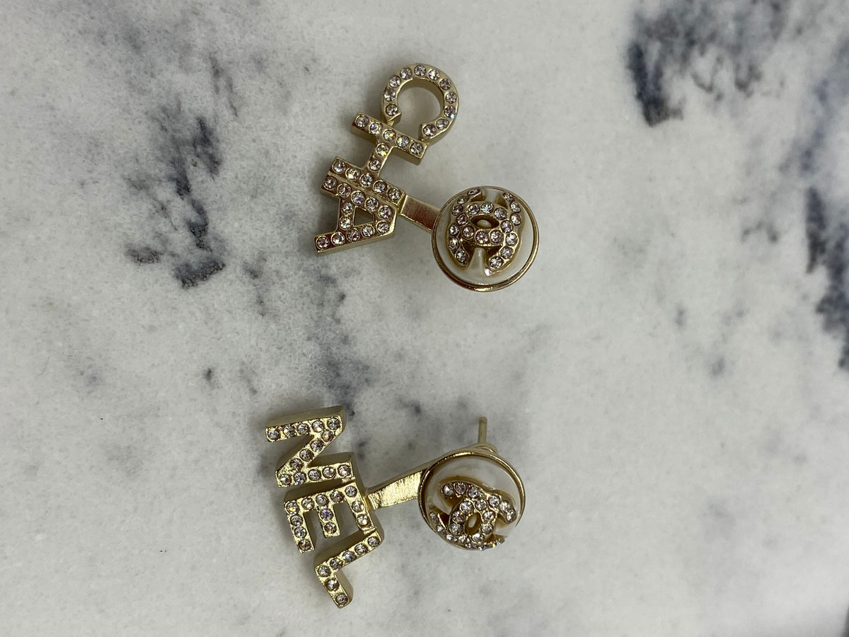 CHANEL CC Pearl 2 Piece Adjustable Earrings - USED