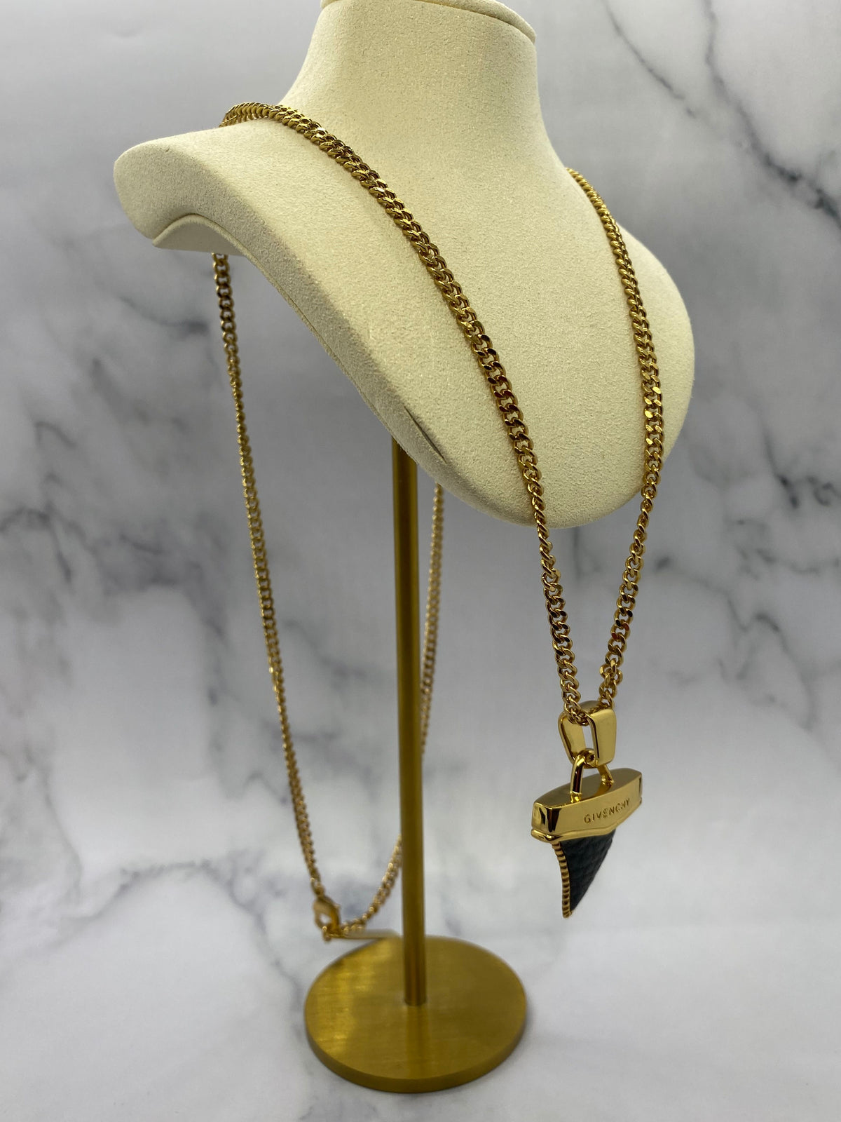 GIVENCHY Sharktooth Pendant Necklace - Pre owned