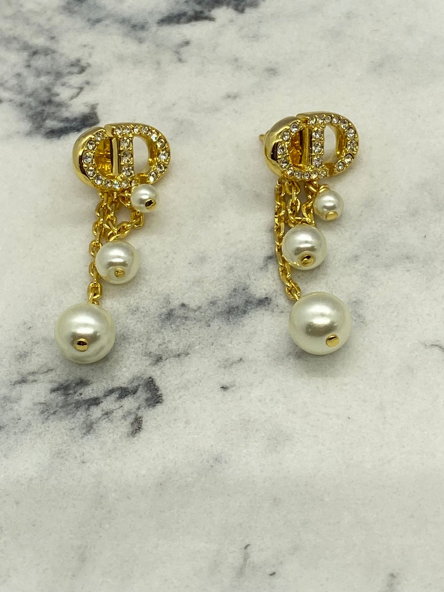 CHRISTIAN DIOR CD Pearl Earrings - Pre owned