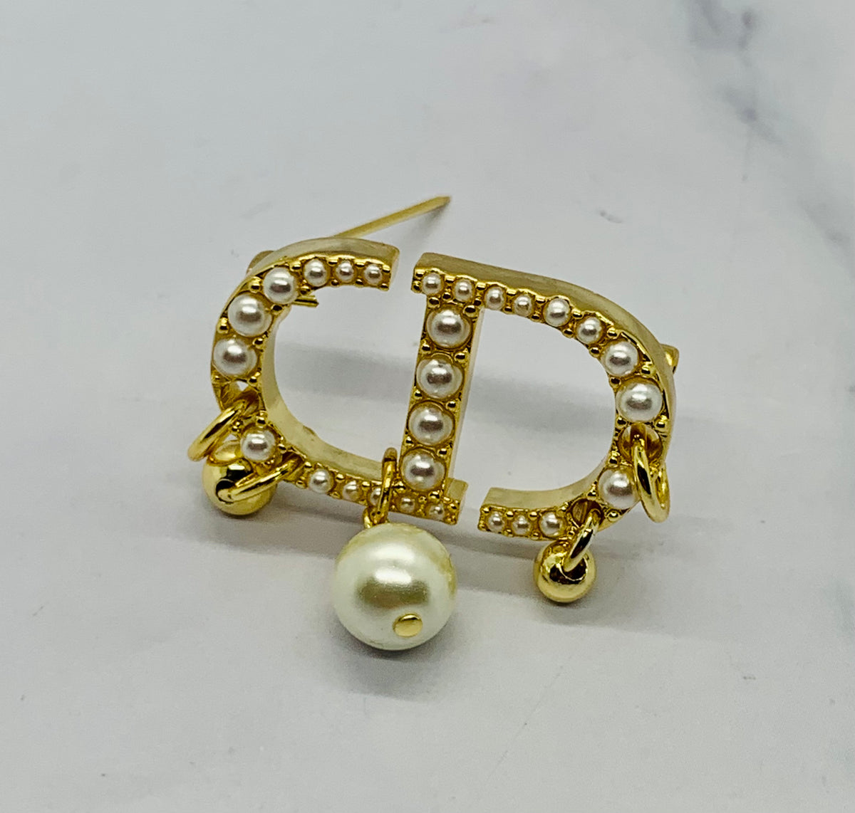 CHRISTIAN DIOR CD Pearl Trim Brooch Pin - Pre owned