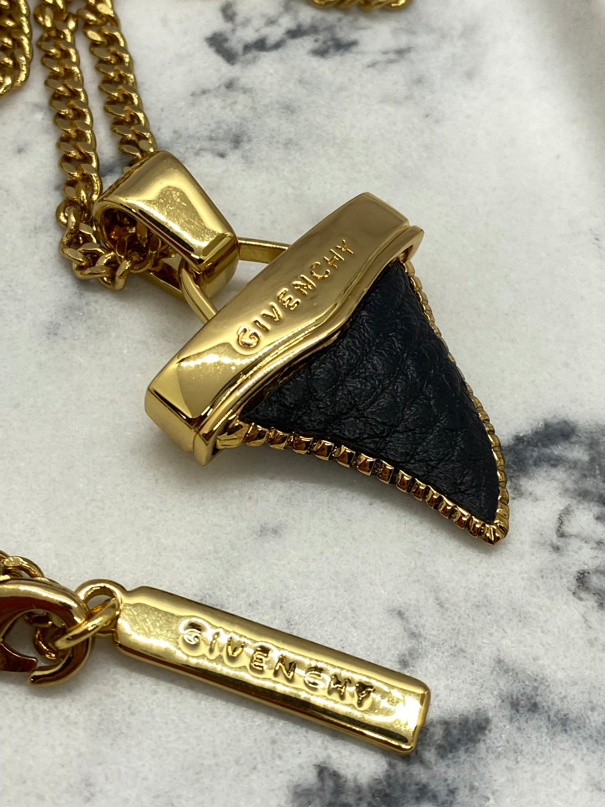 GIVENCHY Sharks Tooth Pendant Necklace - Pre owned /