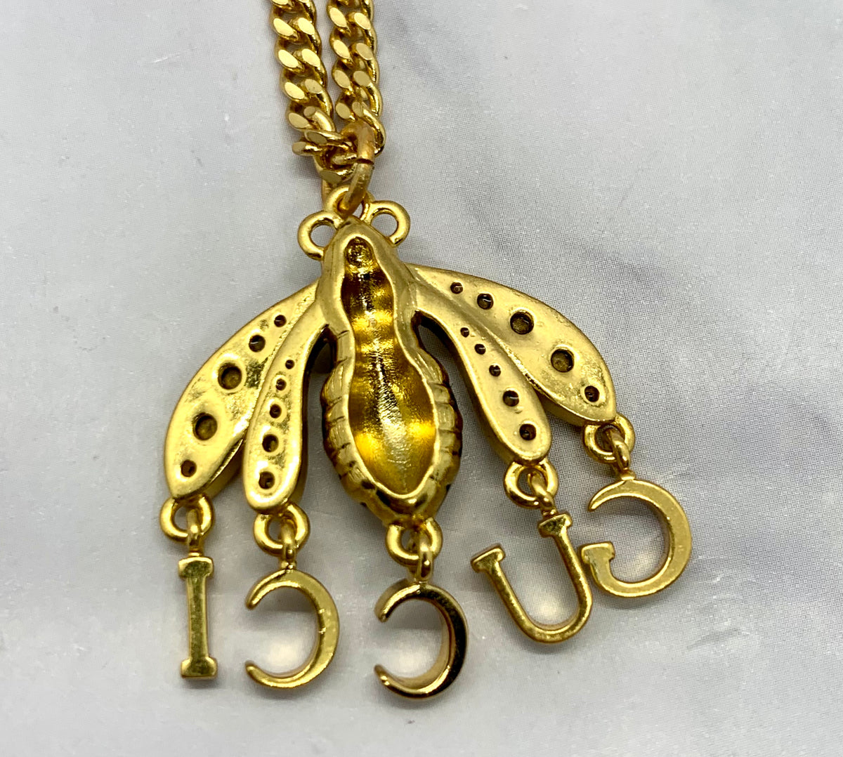 GUCCI Bee Pendant Necklace - Pre owned