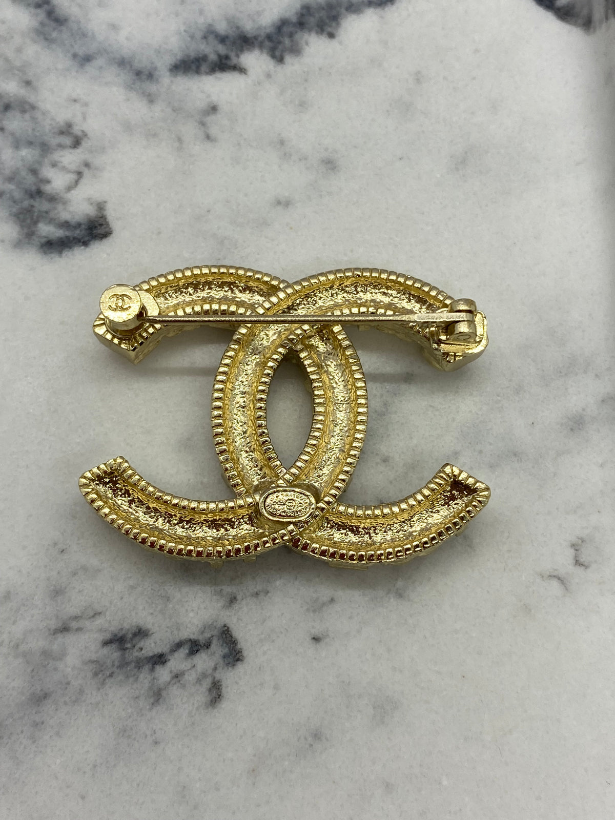 CHANEL CC Gold Tone Rhinestone Brooch Pin - Pre owned