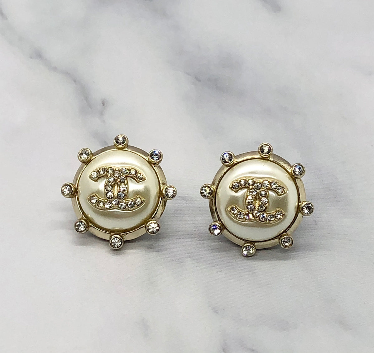 CHANEL CC Pearl Rhinestone Earrings - Pre owned