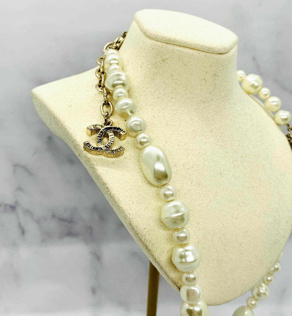 Auth CHANEL CC Pearl Choker Necklace - USED