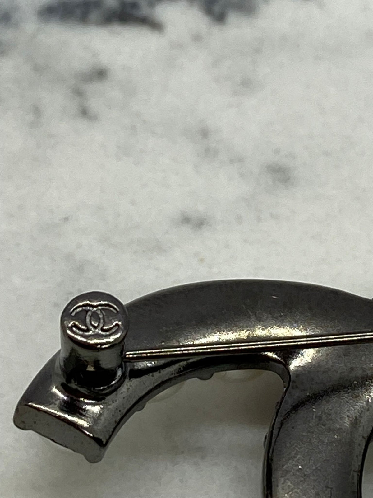 CHANEL CC Pearl Trim Pewter Brooch Pin - Pre owned