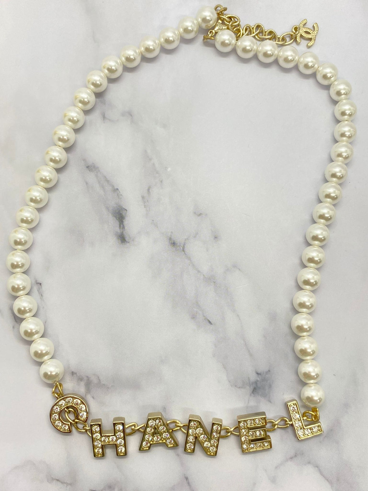 CHANEL CC Pearl & Gold Rhinestone Monogram Necklace - Pre owned