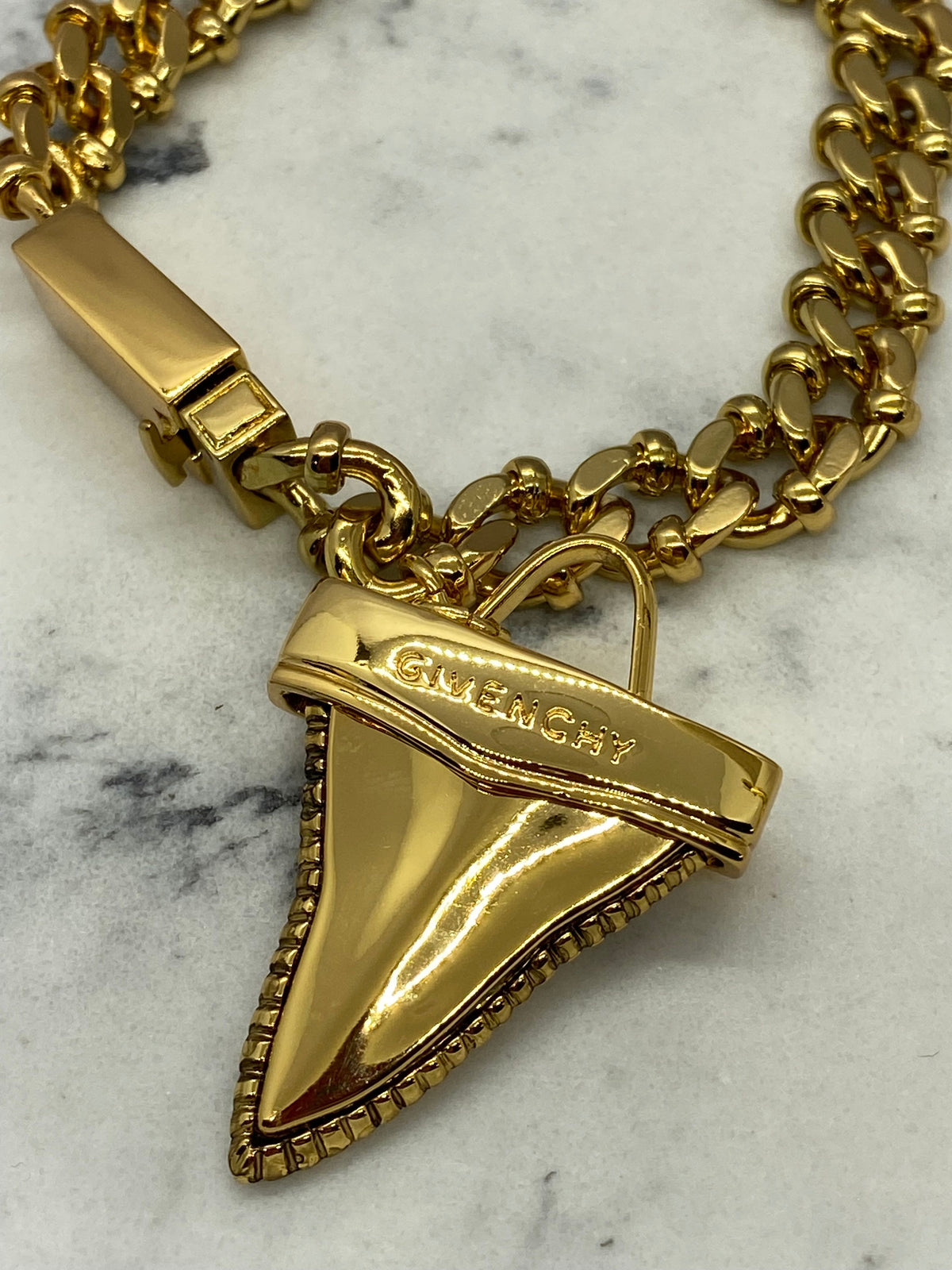 GIVENCHY Gold Tone Shark Tooth Chain Bracelet - Pre owned