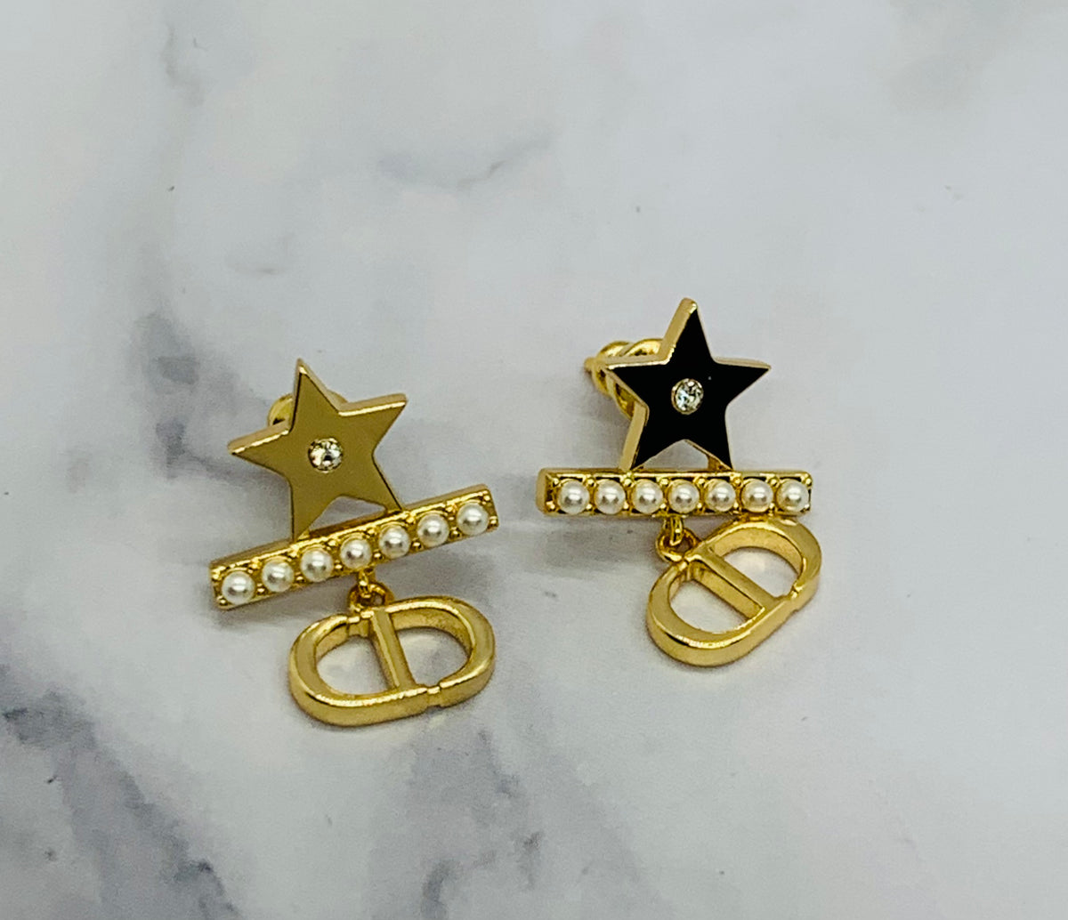 CHRISTIAN DIOR CD Star Pendant Pearl Trim Earrings - Pre owned