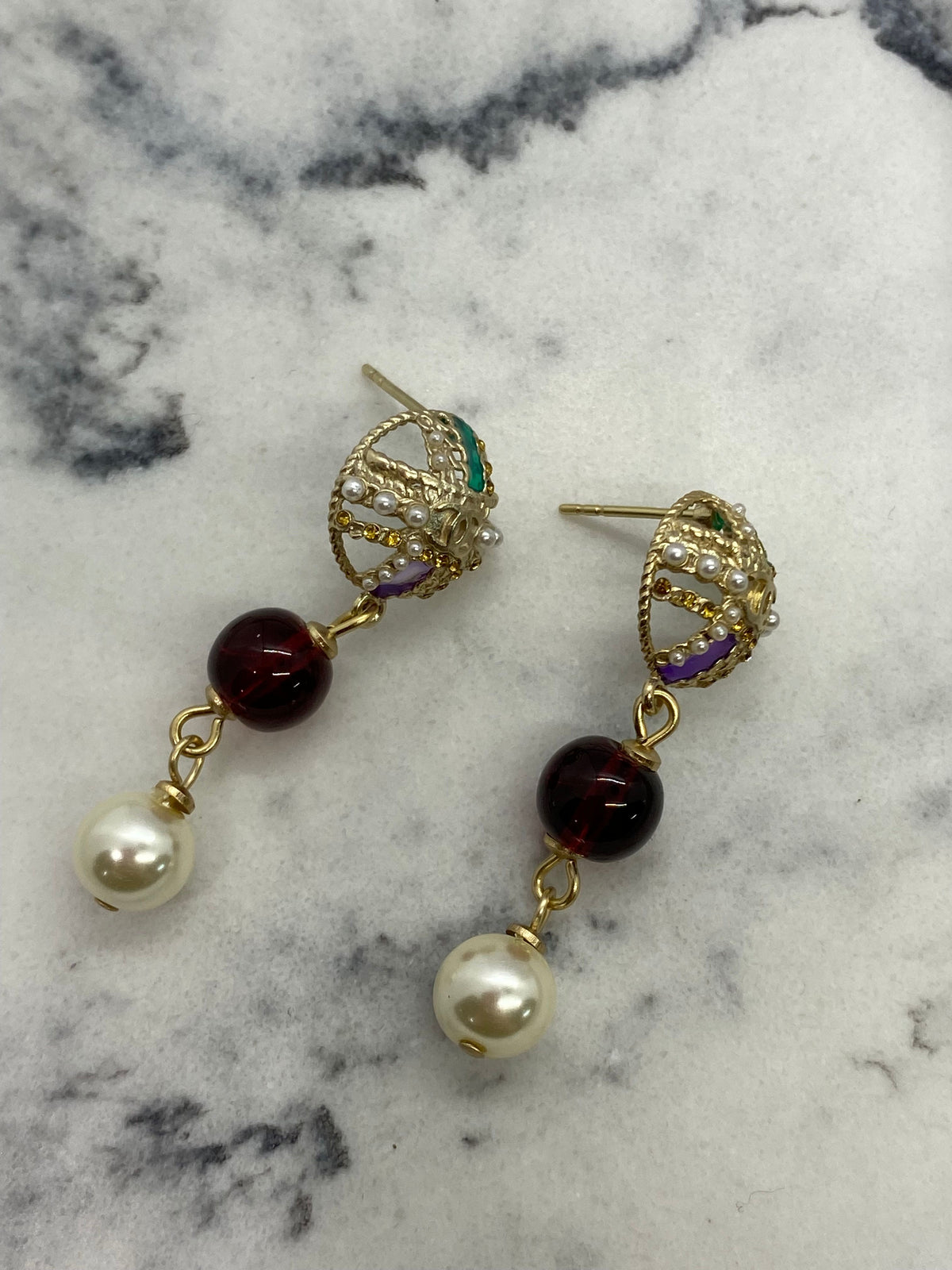 CHANEL CC Colorful Beaded Pendant Earrings - Pre owned
