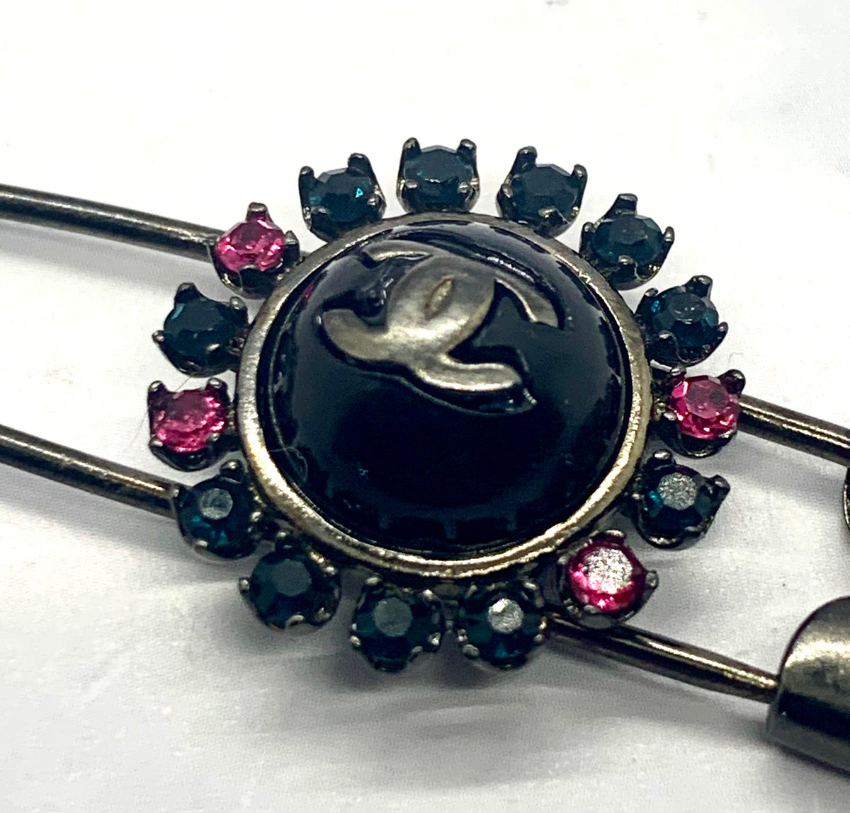 CHANEL CC Pewter Rhinestone Safety Pin Brooch - Pre owned