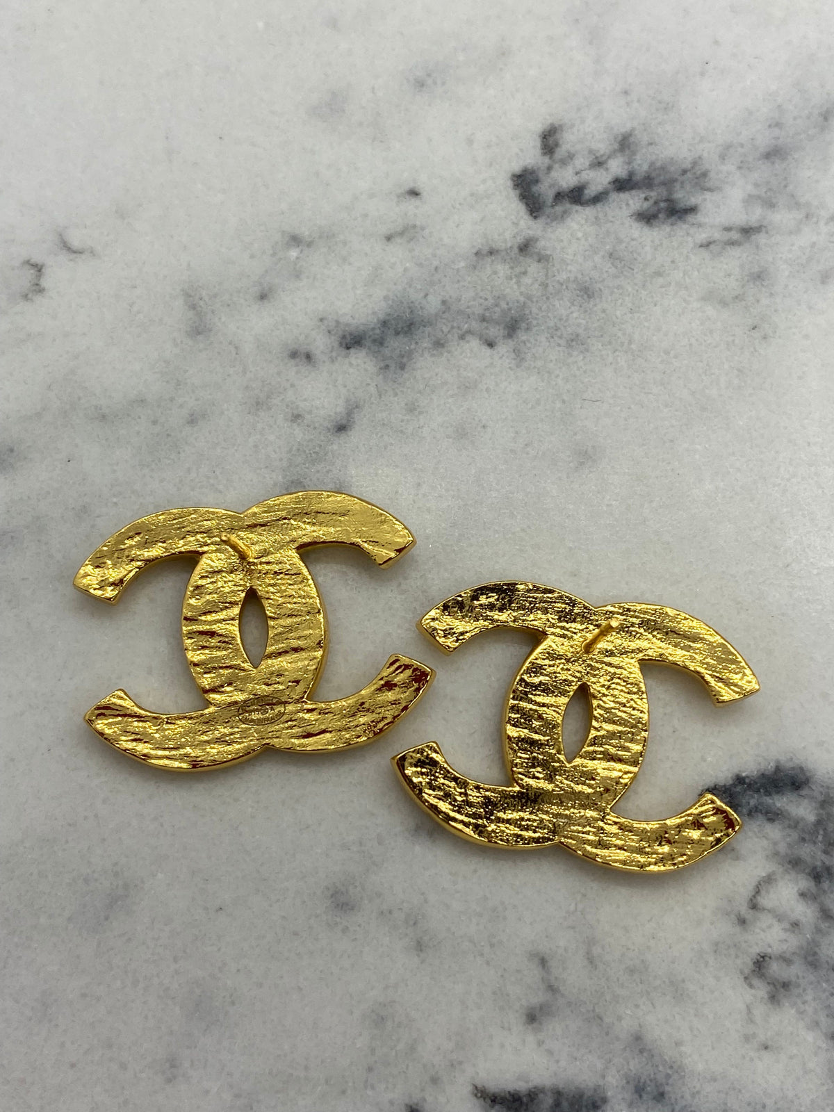 CHANEL CC Gold Tone Black Enamel Earrings - Pre owned
