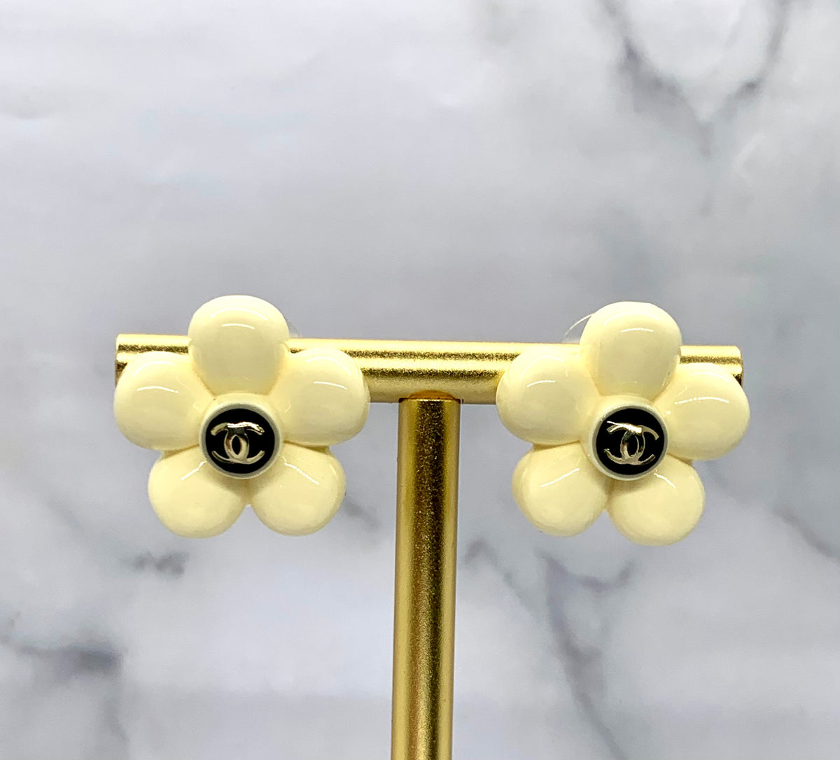 CHANEL CC Plastic Camelia Earrings - Pre owned