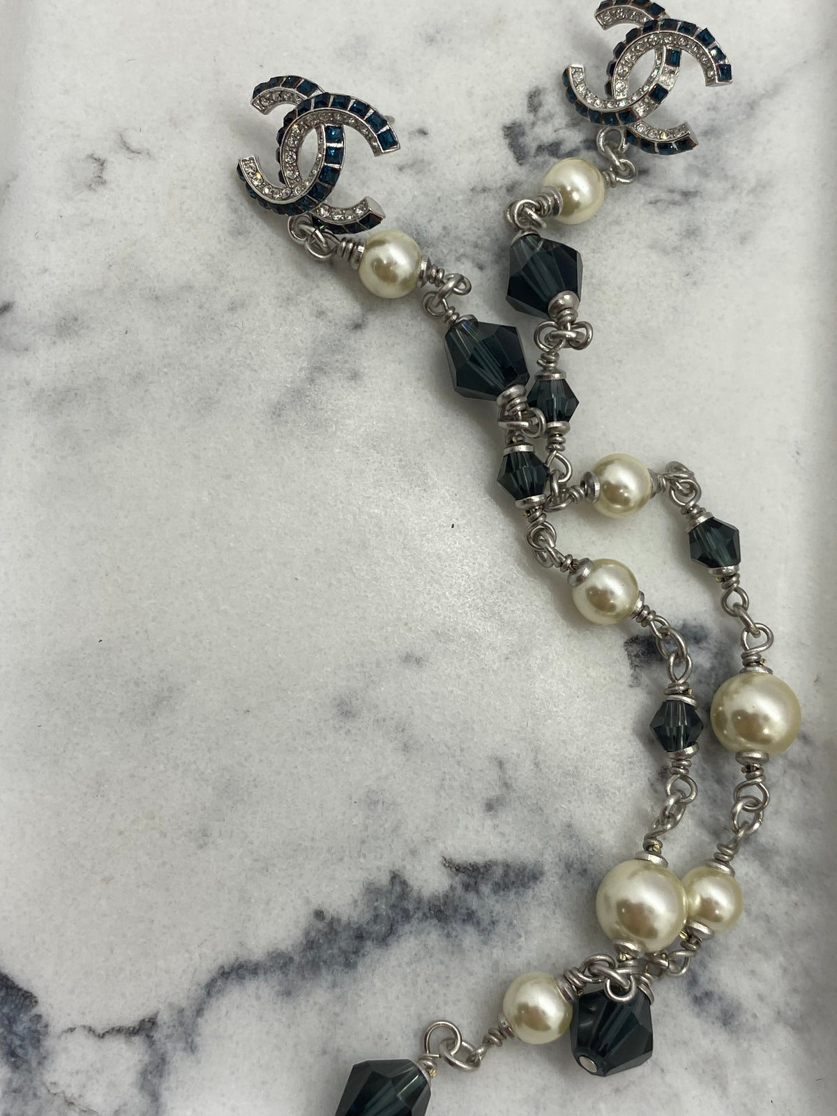 CHANEL CC 2019 Rhinestone Pendant Earrings - USED