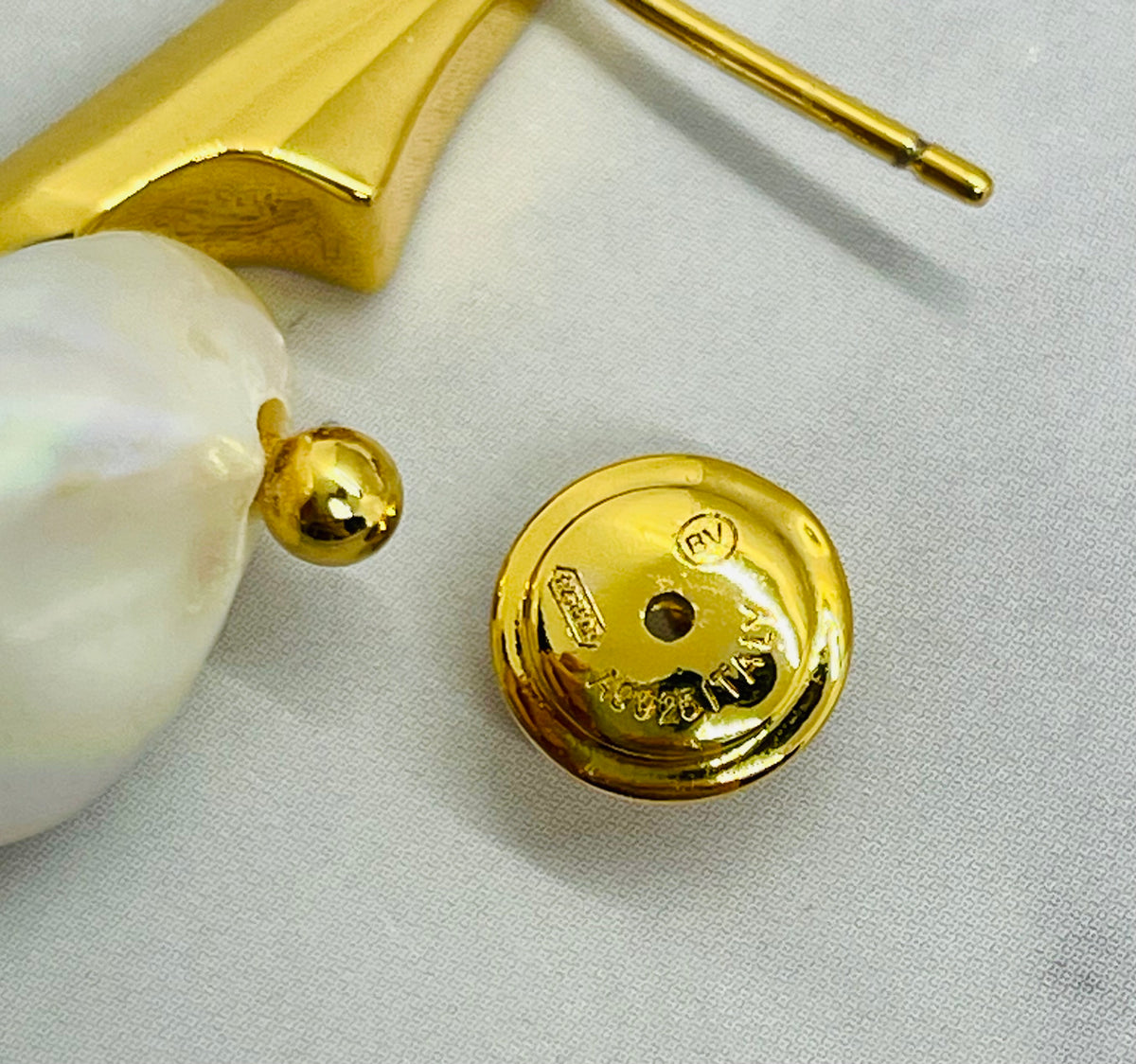 BOTTEGA VENETA Frog Water Pearl Earrings - Pre owned