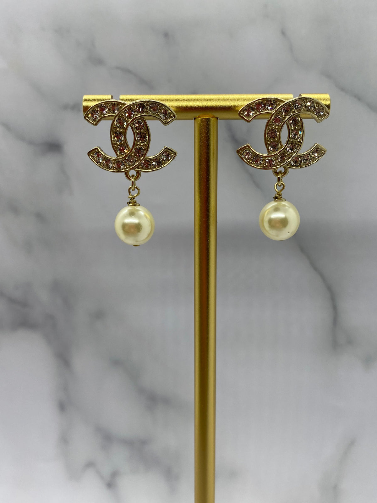 CHANEL CC Rhinestone Pearl Pendant Earrings - Pre owned