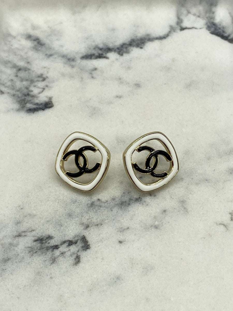 CHANEL CC Enamel Earrings - Pre owned