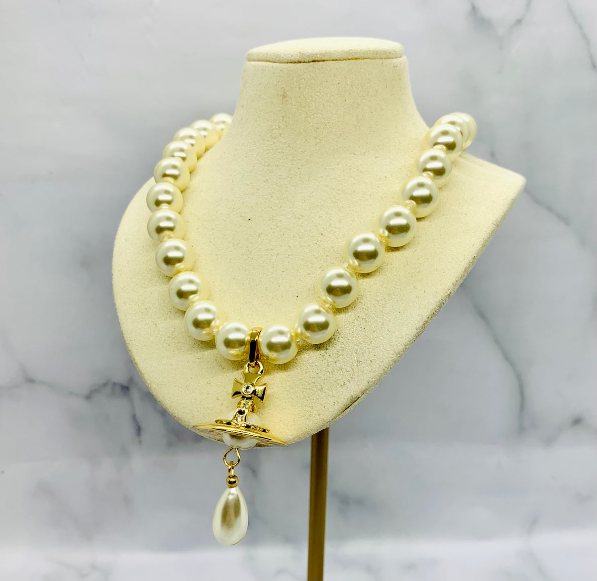 VIVIENNE WESTWOOD Gold Tone Pearl Orb Necklace - Pre owned