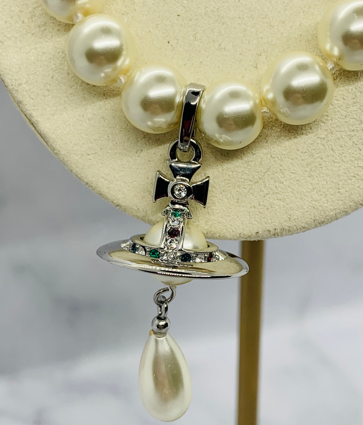 VIVIENNE WESTWOOD Statement Pearl Orb Necklace - Pre owned