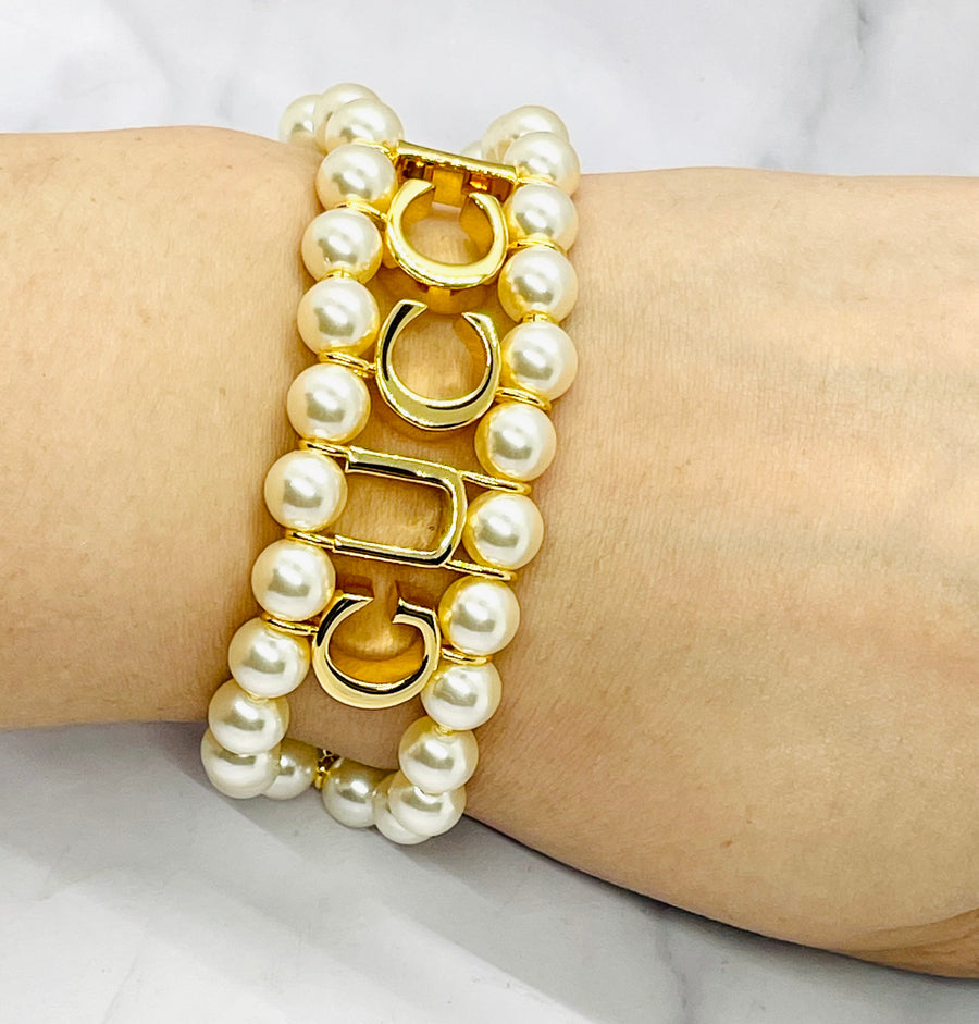 GUCCI Pearl Monogram Bracelet - Pre owned