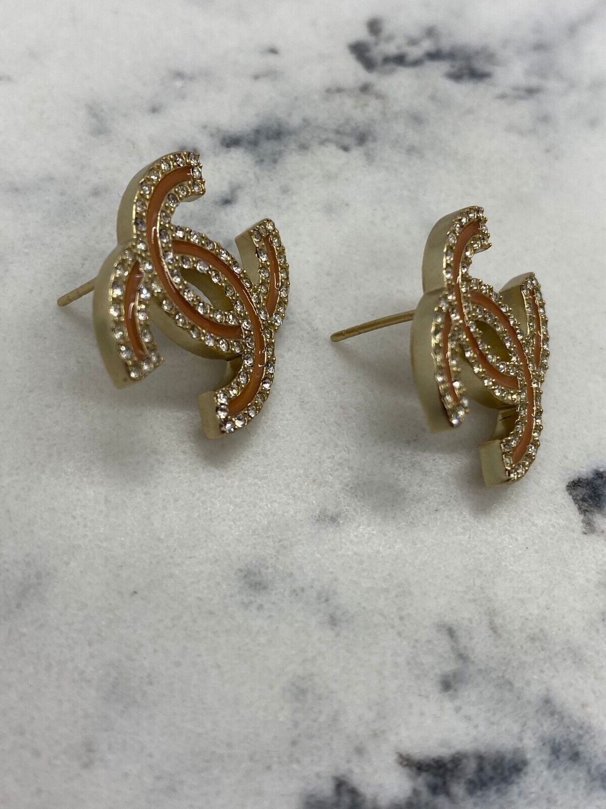 CHANEL CC Rhinestone Trim Caramel Tone Small Earrings - Pre owned