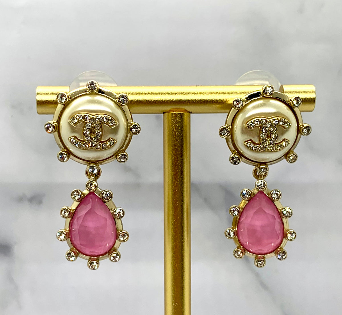 CHANEL CC Pink Pendant Earrings - Pre owned