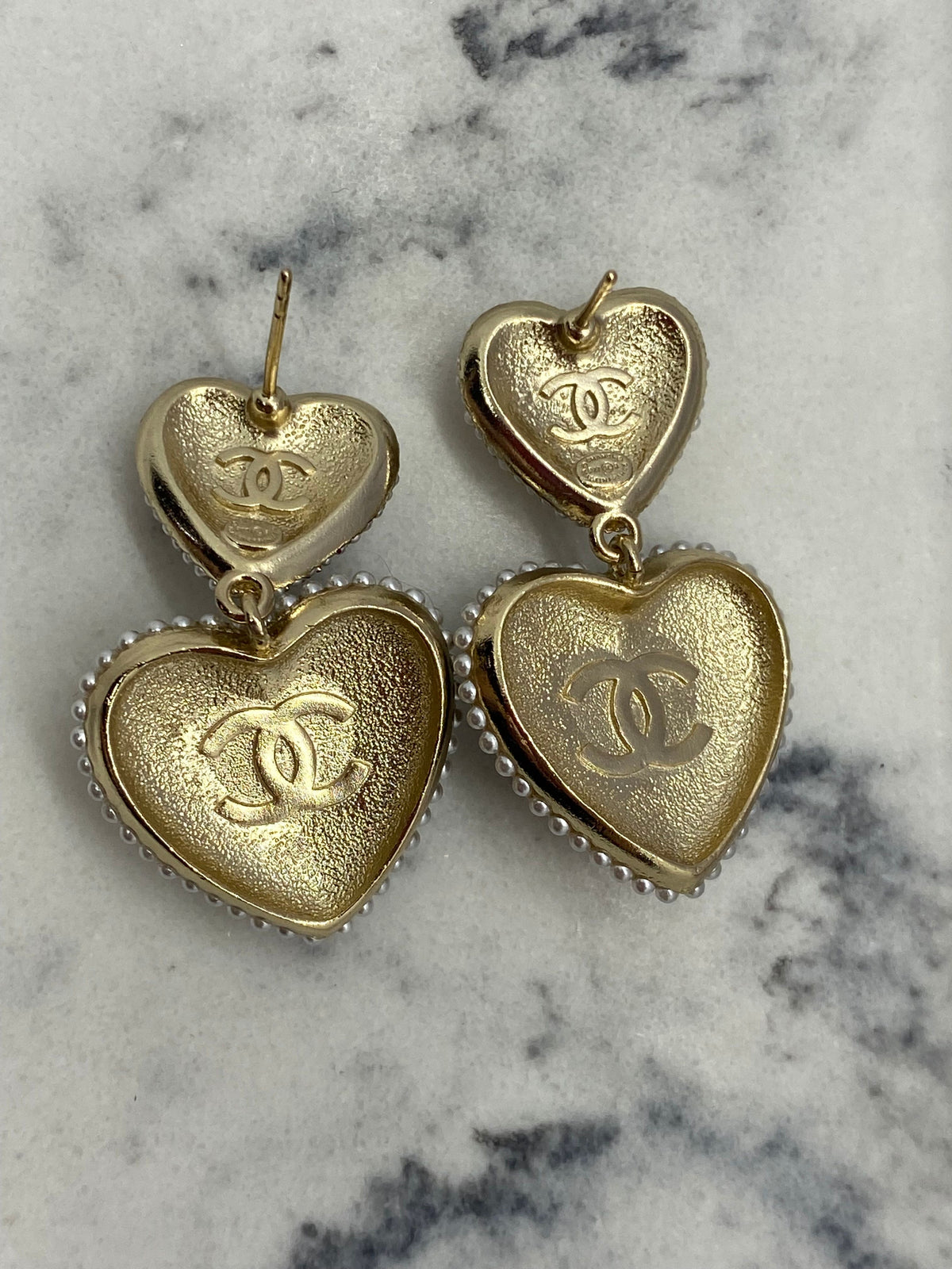 CHANEL CC Heart Pendant Earrings - Pre owned