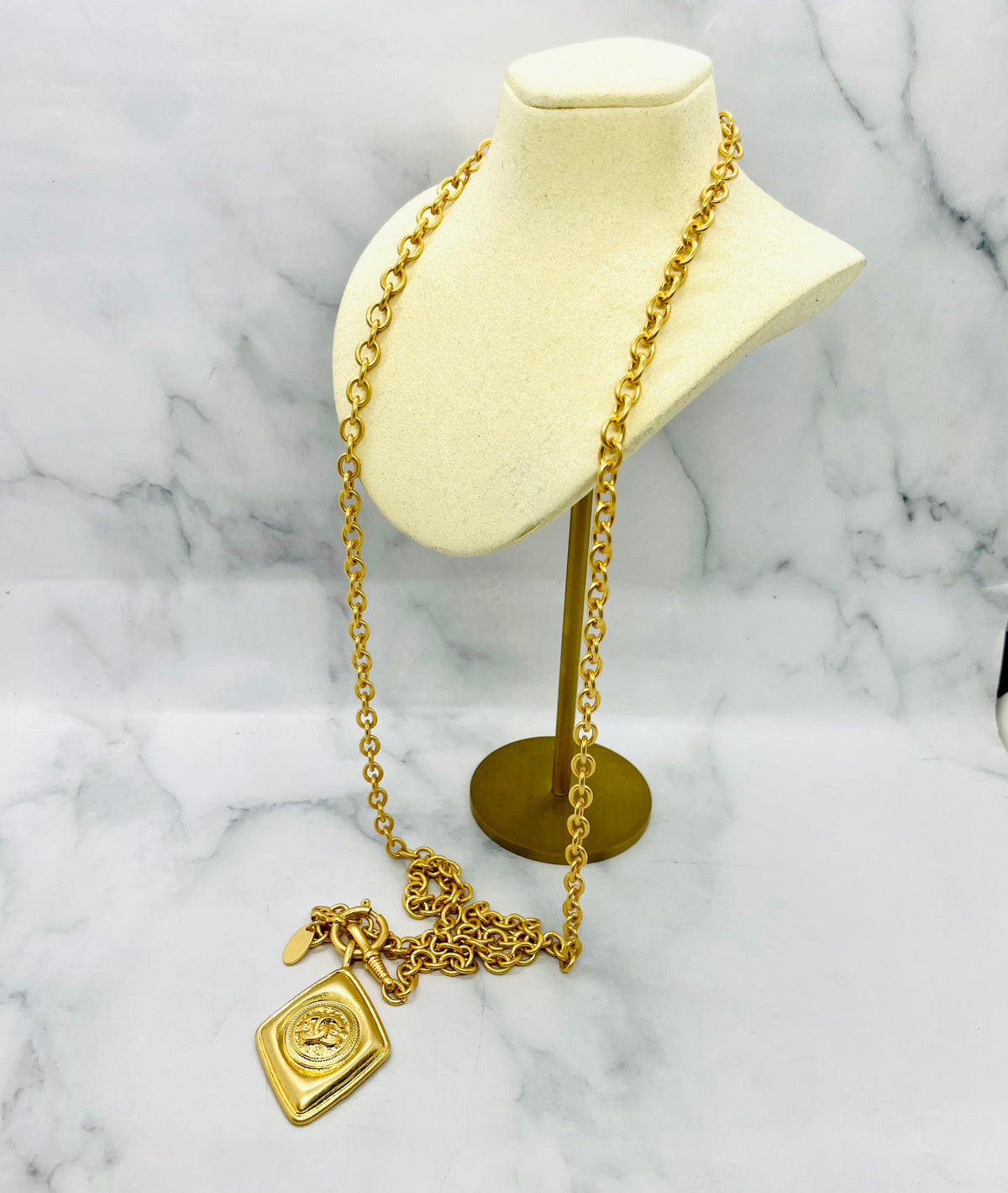 CHANEL CC Vintage 80s Pendant Necklace - Pre owned