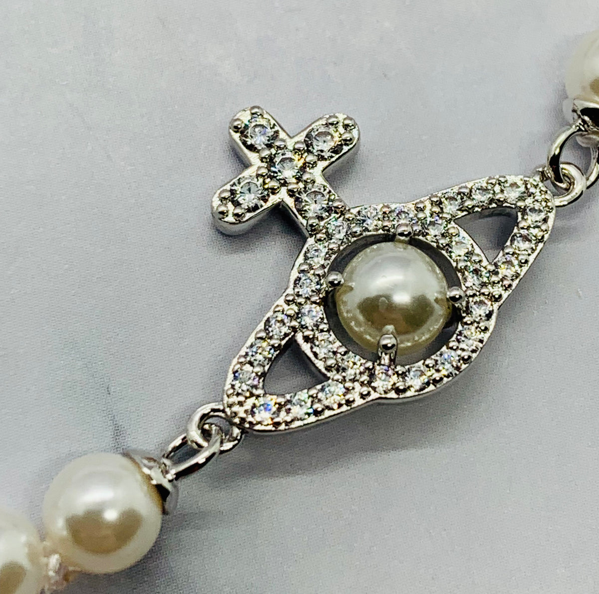 VIVIENNE WESTWOOD Pearl Orb Bracelet - Pre owned