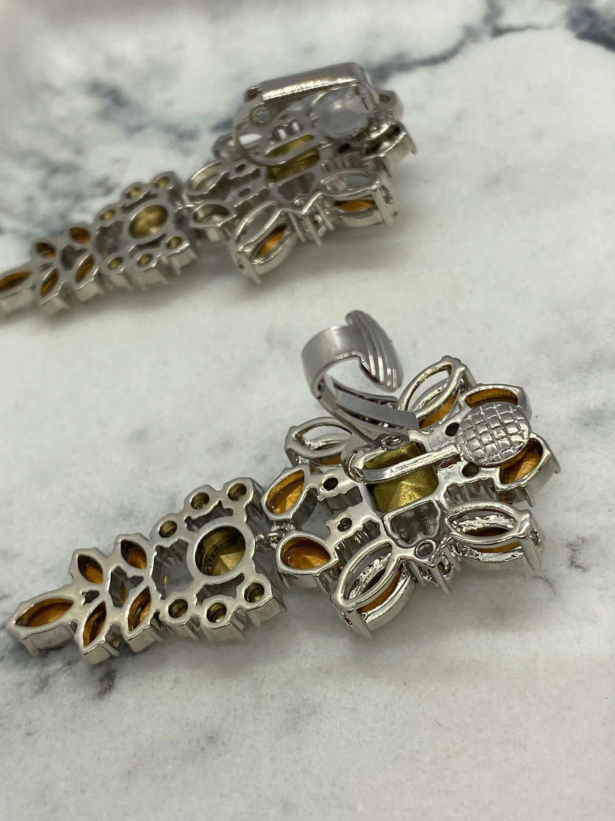 GUCCI GG Rhinestone Pendant Earrings - USED