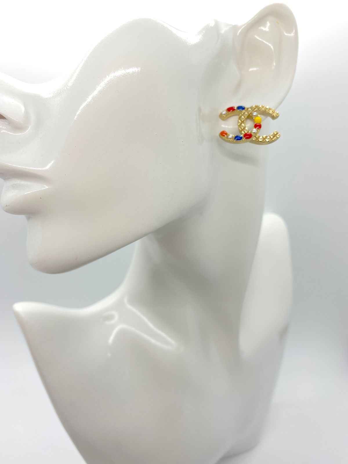 CHANEL CC Colorful Gold Tone Earrings - Pre owned