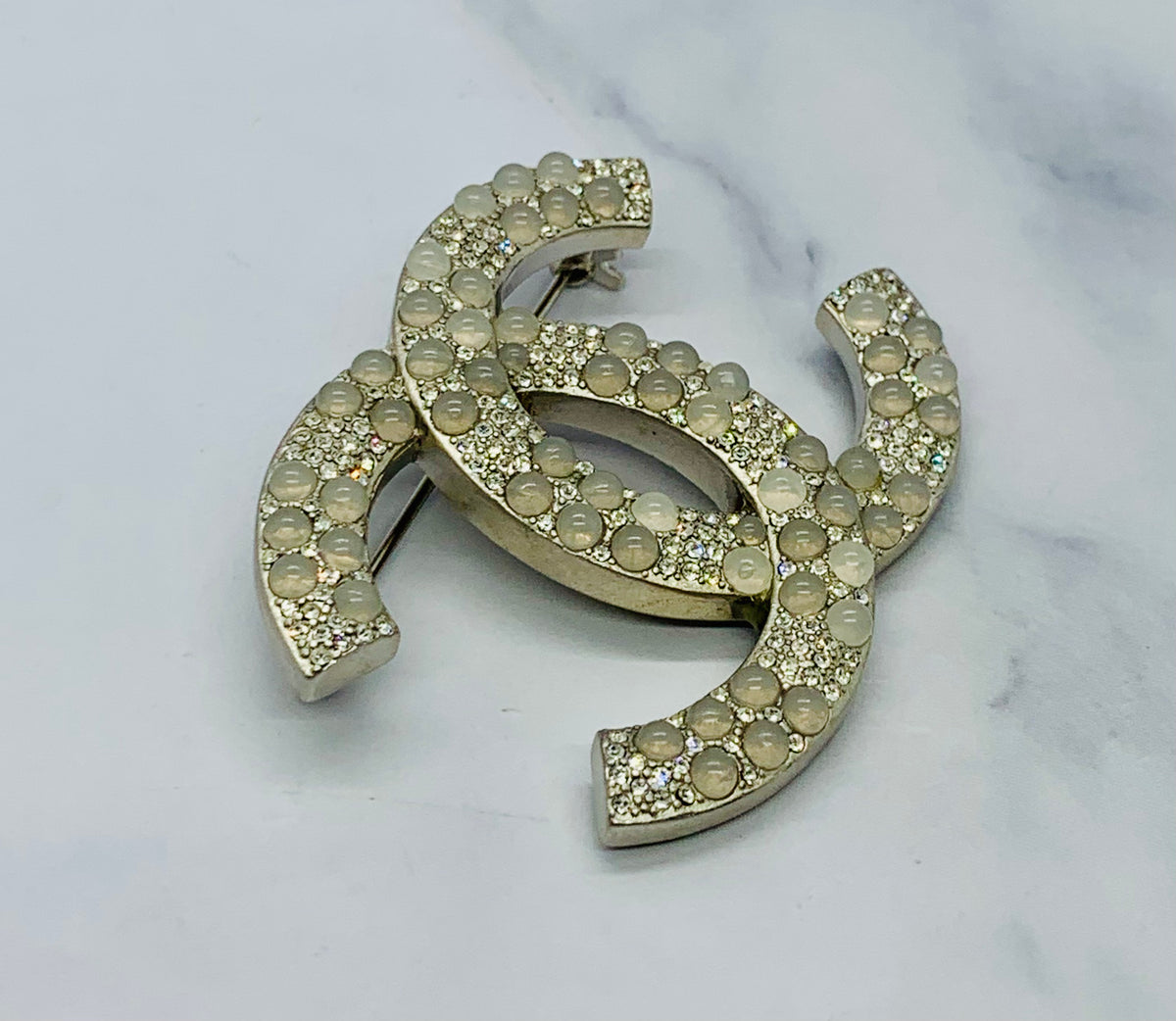 CHANEL CC Rhinestone Brooch Pin - Pre owned