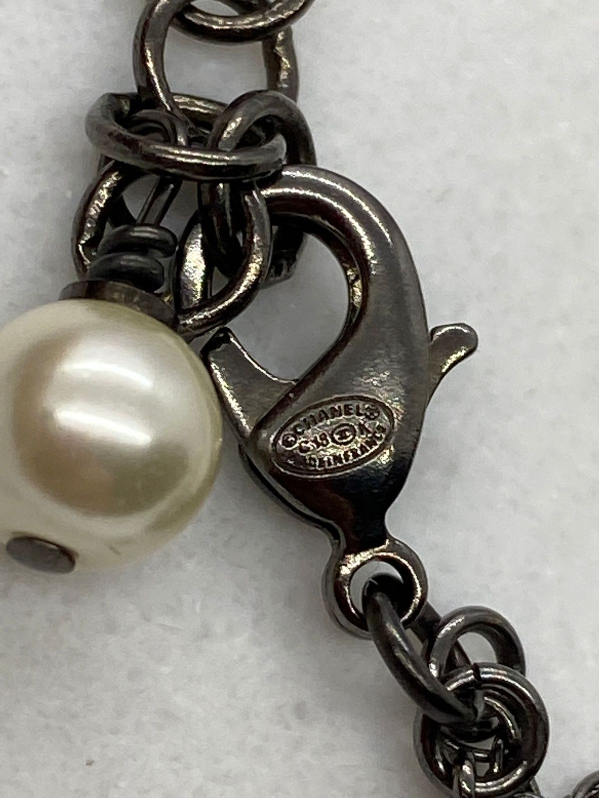 CHANEL CC 2018 Fall Black Metal Pearl Bracelet - Pre owned
