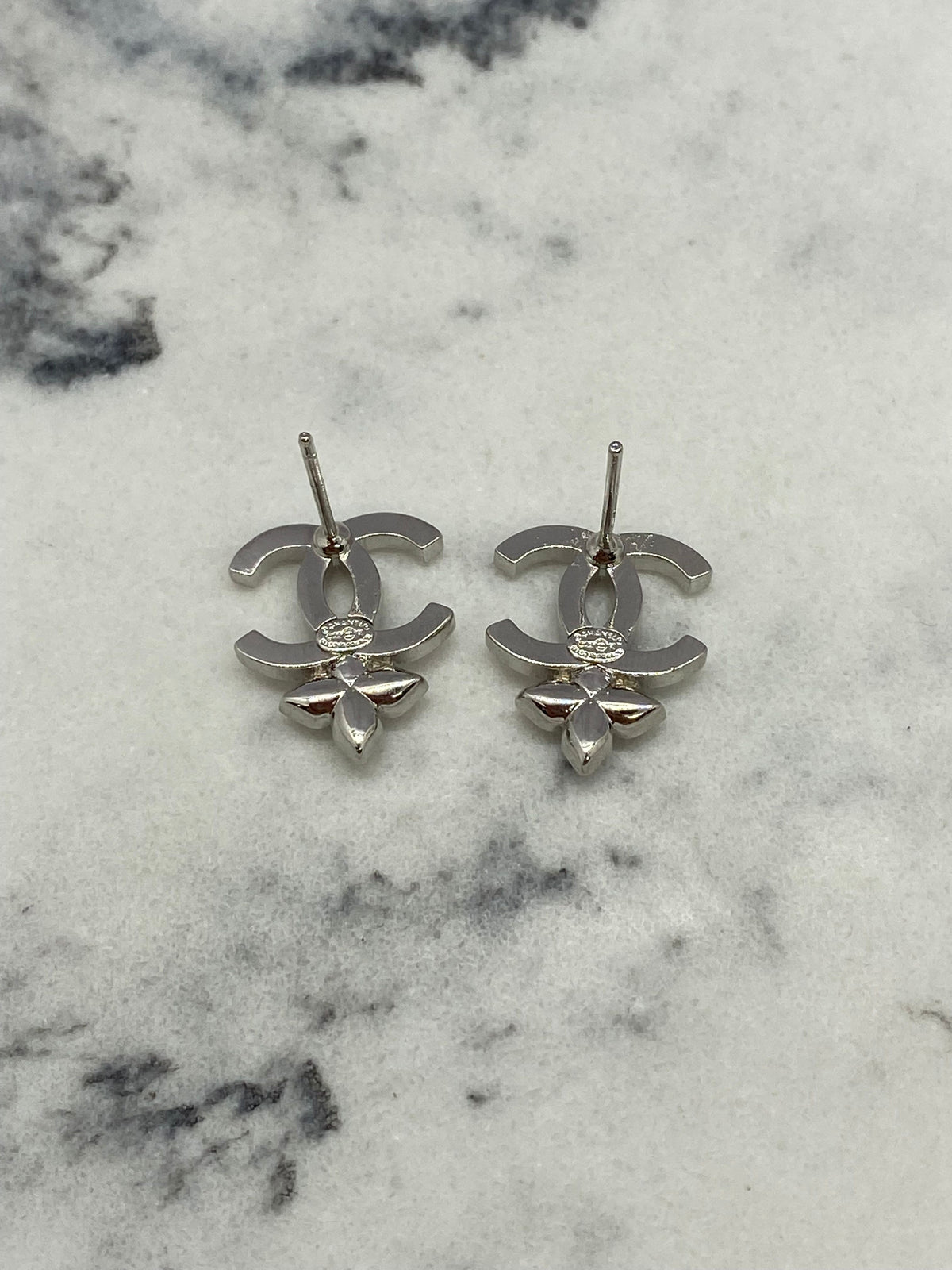 CHANEL CC Silver Tone Rhinestone Small Earrings - Pre owned