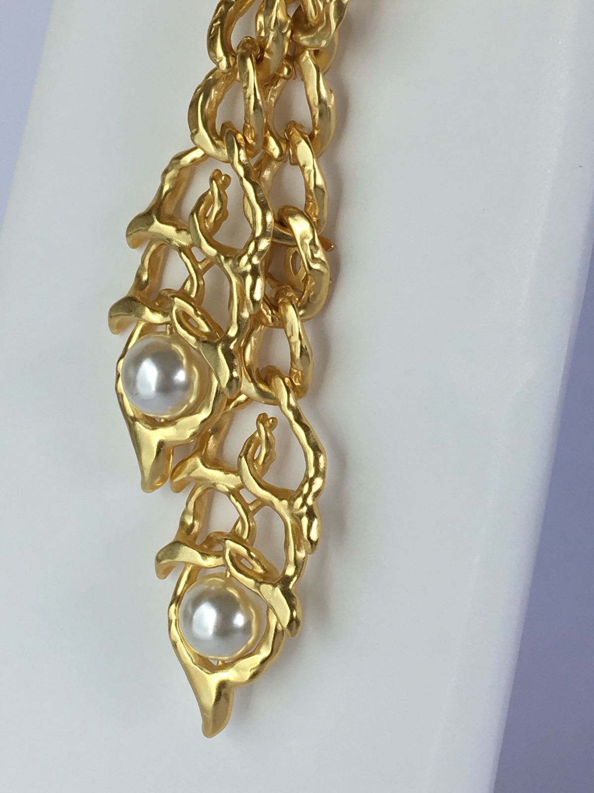 CHANEL CC 2019 Gold Tone Pearl Trim Necklace - Pre owned