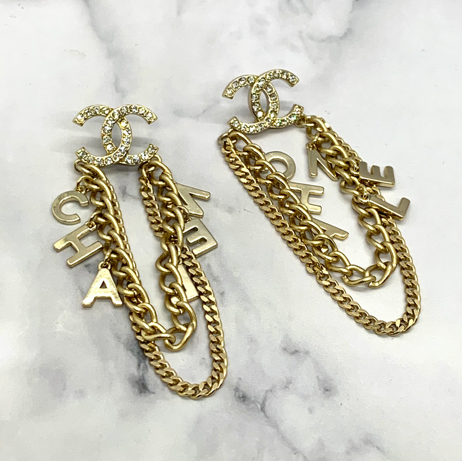CHANEL CC 2020 Chain Monogram Earrings - USED