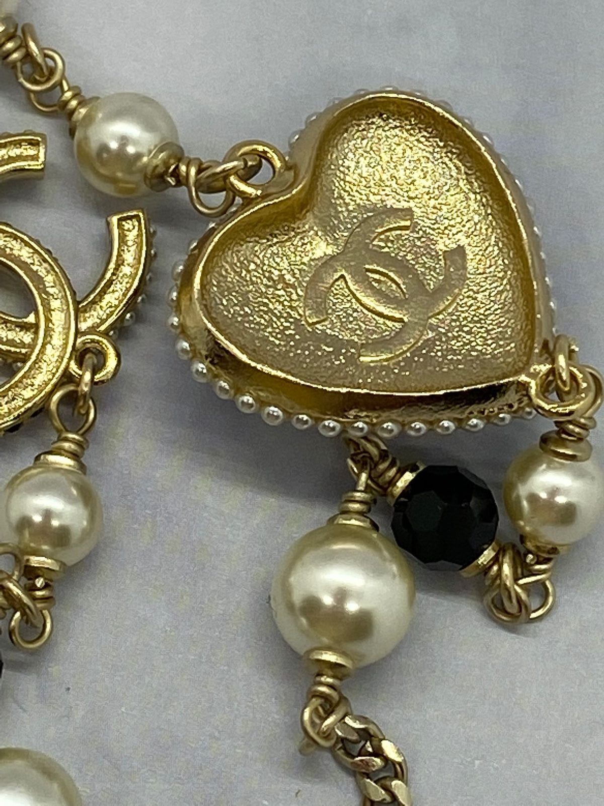 CHANEL CC Heart Layer Statement Necklace - Pre owned