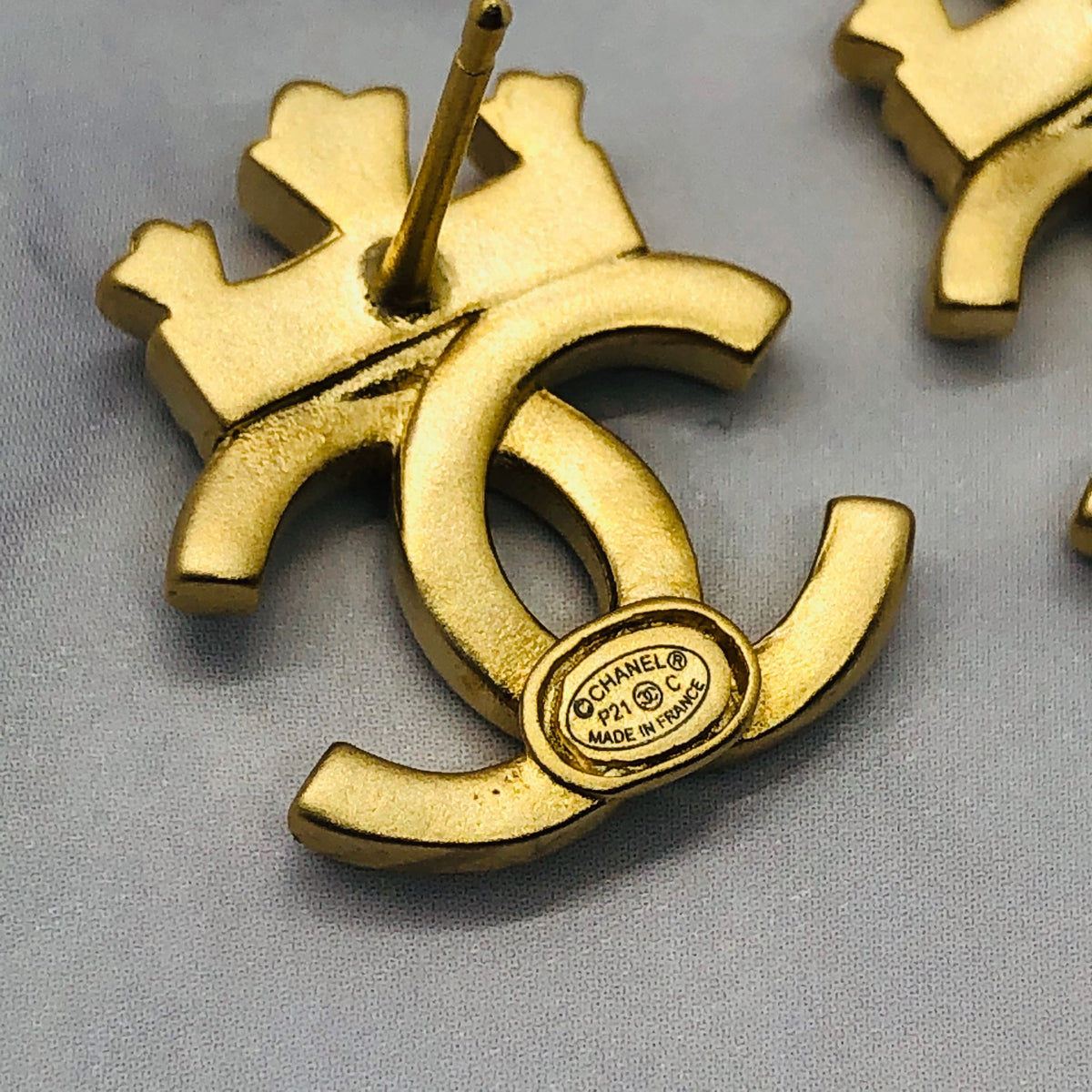 CHANEL CC Crown Rhinestone Earrings - Pre owned