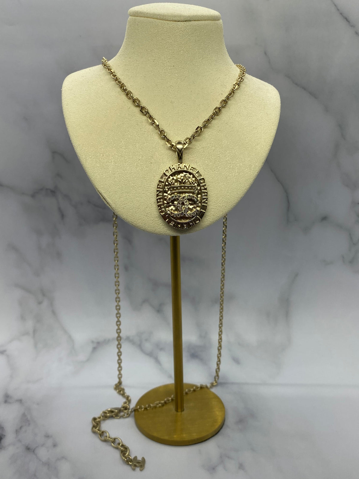 CHANEL CC Gold Tone Pendant Necklace - Pre owned