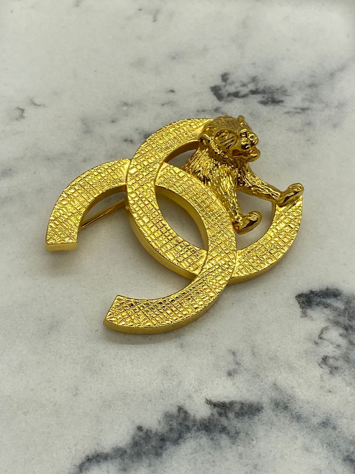 CHANEL CC Gold Tone Lion Brooch Pin - Pre owned
