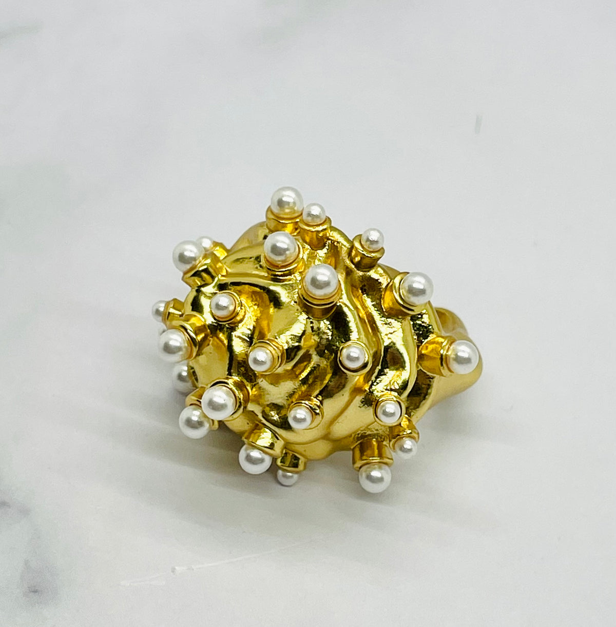 SCHIAPARELLI Pearl Statement Ring Adjustable size 7 - Pre owned