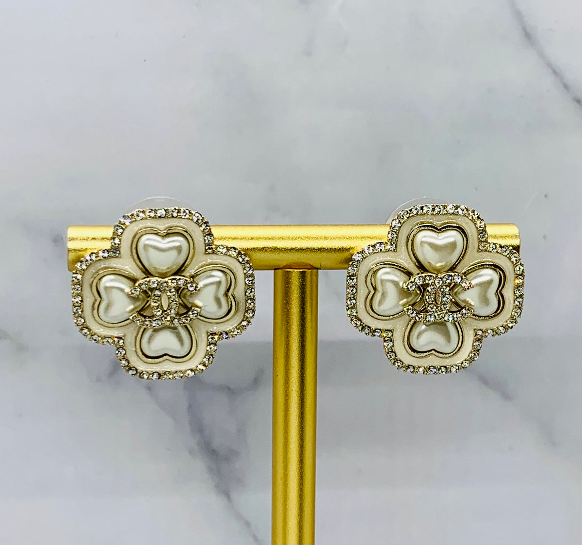CHANEL CC Clover Rhinestone Earrings - Pre owned