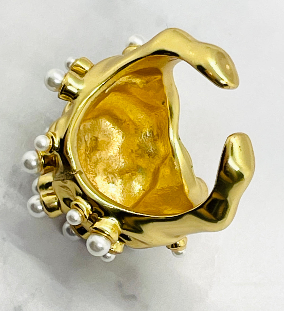SCHIAPARELLI Pearl Statement Ring Adjustable size 7 - Pre owned