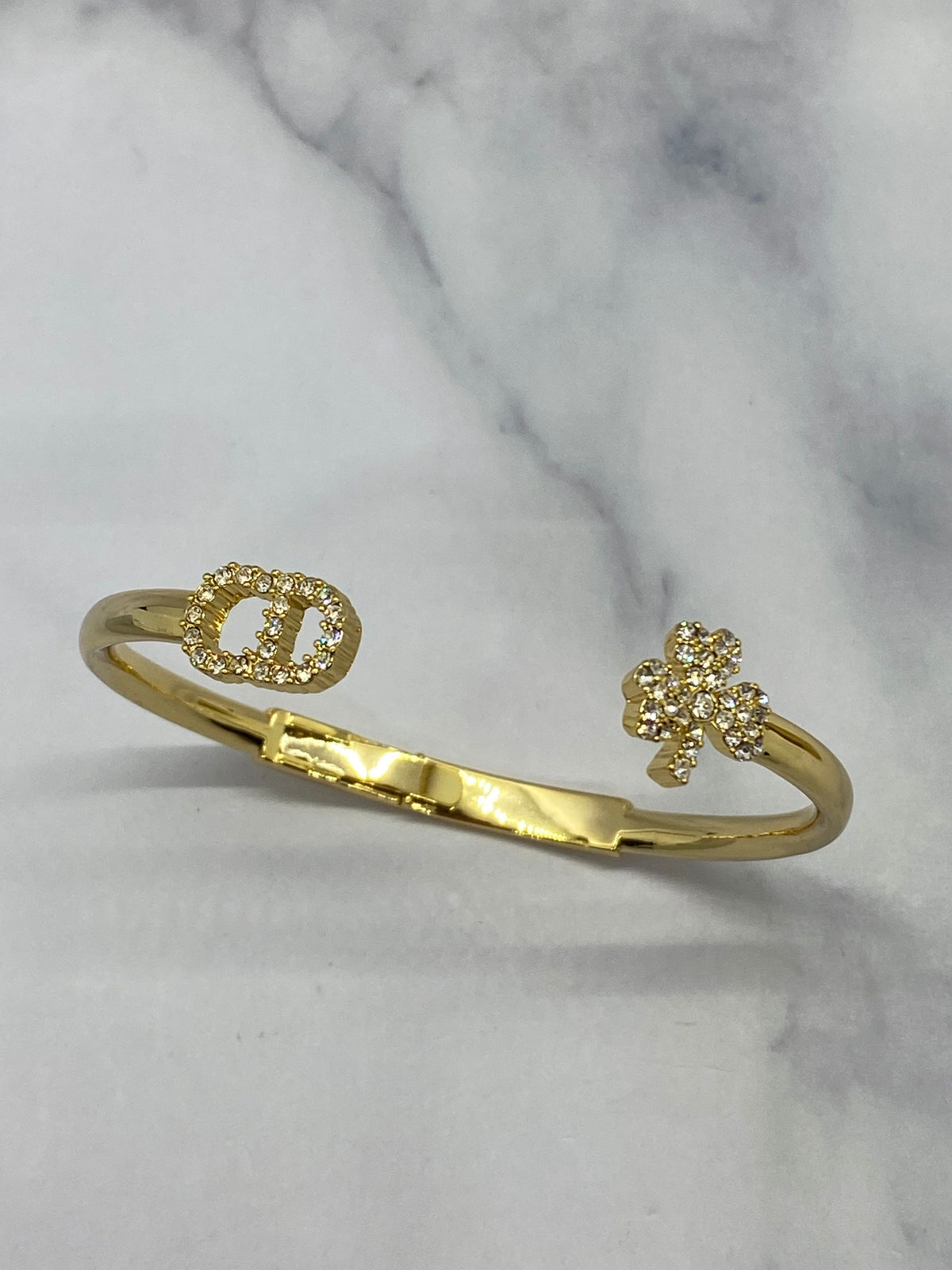 CHRISTIAN DIOR CD Clover Gold Tone Cuff Bracelet - Pre owned