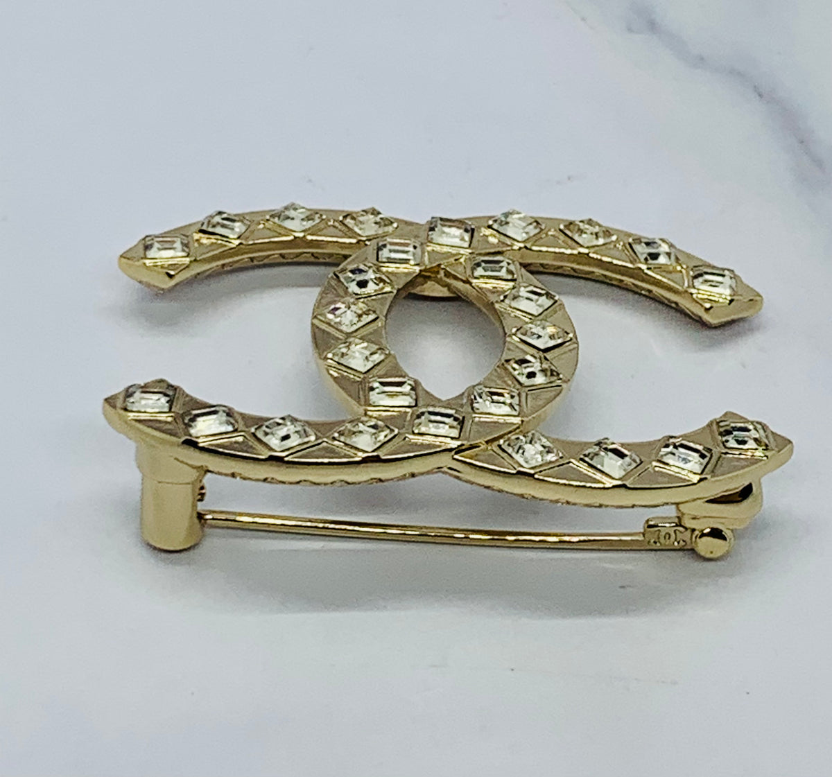 CHANEL CC Rhinestone Brooch Pin - Pre owned