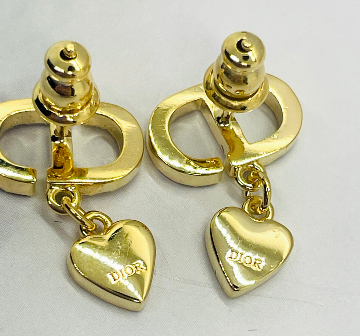 CHRISTIAN DIOR CD Pink Heart Pendant Earrings - Pre owned